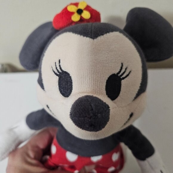 Hallmark Sweetheart Minnie Mouse Valentine Flower Hat Stuffed Animal 11 - Picture 3 of 5